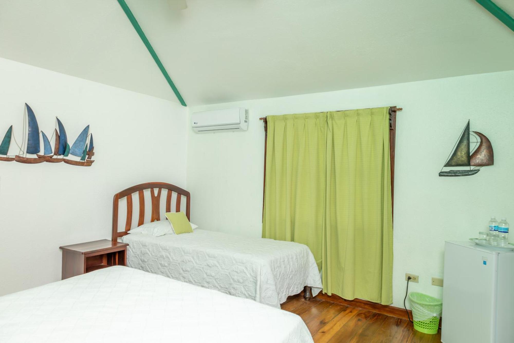 Seagrape Plantation Resort & Dive Center West End Phòng bức ảnh